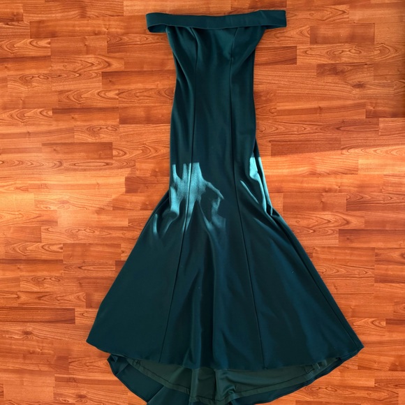 Emerald/Forest Green Gown for Prom/Bridesmaid/Weddimg Guest 💚 - Picture 3 of 7